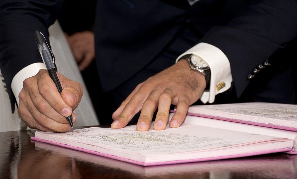 Courtier-crédit-immobilier-conseil-France-DROM-entreprise-emprunt-Financement-prêt maison-rachat de crédit-mensualités-remboursement-courtier crédit